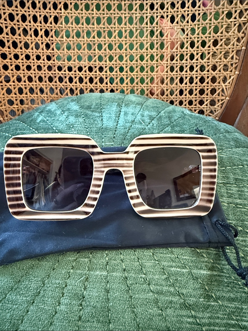 NWOT Striped Elton John Glam Cool Cat Novelty Sunglasses